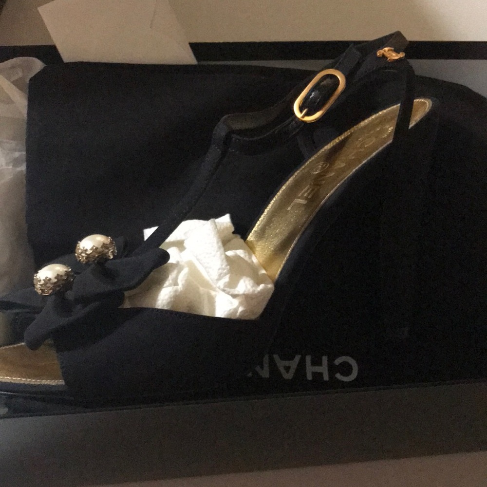 Shoes - Picture 6 of 6